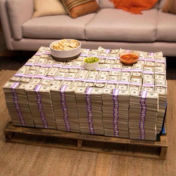 EsuranceGiveway's tweet photo. How would you like to see this tomorrow? RT and follow for your chance to win $1.5 million dollars! #EsuranceSave30 http://t.co/GiJqSWs8mL