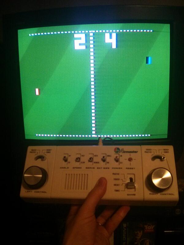 gamesyouloved's tweet photo. Classic cool!
@ProdTally: Got it working! One 2 player Colour Pong system ready to go! built-in speaker! #retrogaming http://t.co/MXv43CBgiI