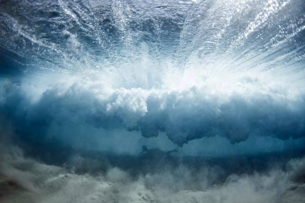 This is what a wave looks like underwater