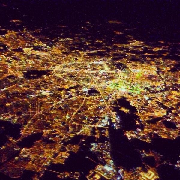 anonpilot's tweet photo. #paris http://t.co/ymXTxAIrua