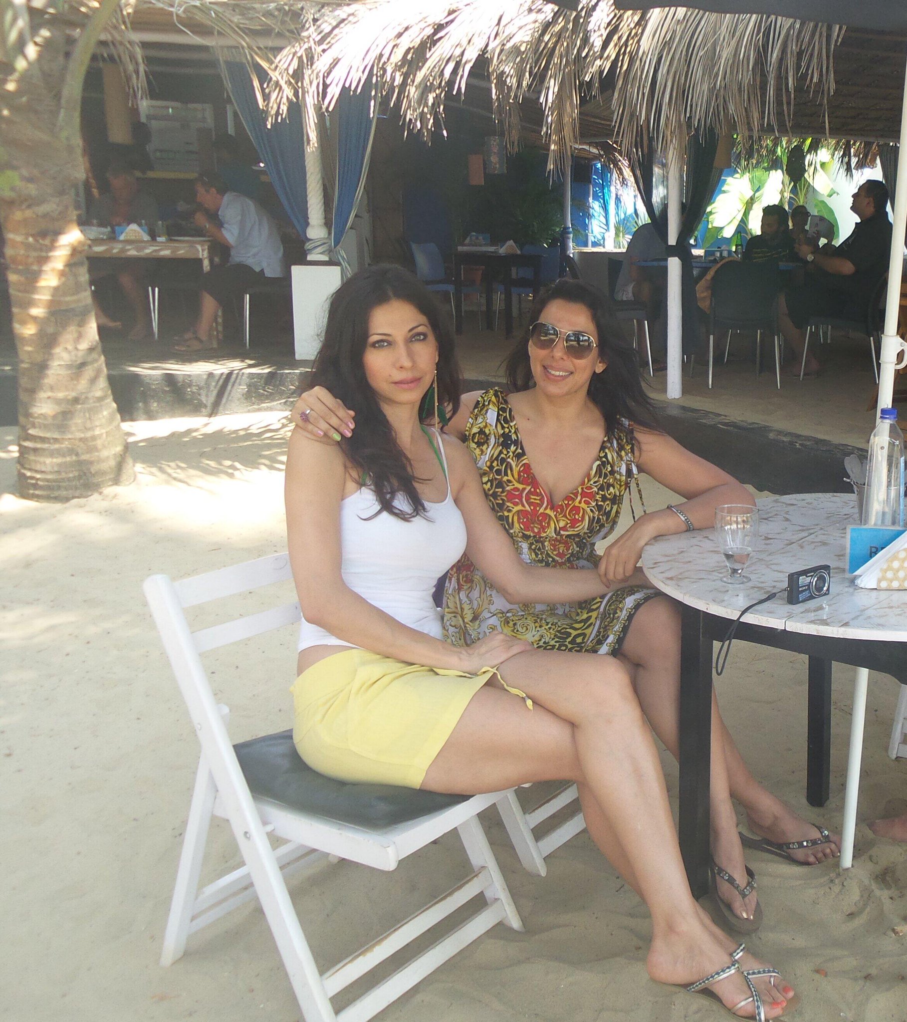 Pooja Bedi on X: Bumped into vida samadzai.. Remembering our Bigg Boss  days fondly..... ;) http:t.coYdpnHKMUOe  X