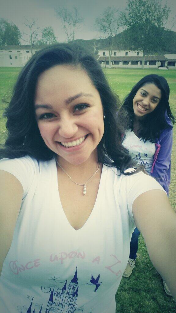 itzie_alarcon4's tweet photo. Rain is no prob when I'm with my #zetagirls http://t.co/qDFjU5kS3T