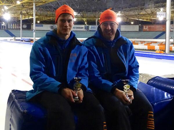 TEAMWJM's tweet photo. Tijdens de baancompetitie op de UIthof hebben @Michaeelvl en @wjmolleman een tweede plaats behaald. http://t.co/xnW99INafT