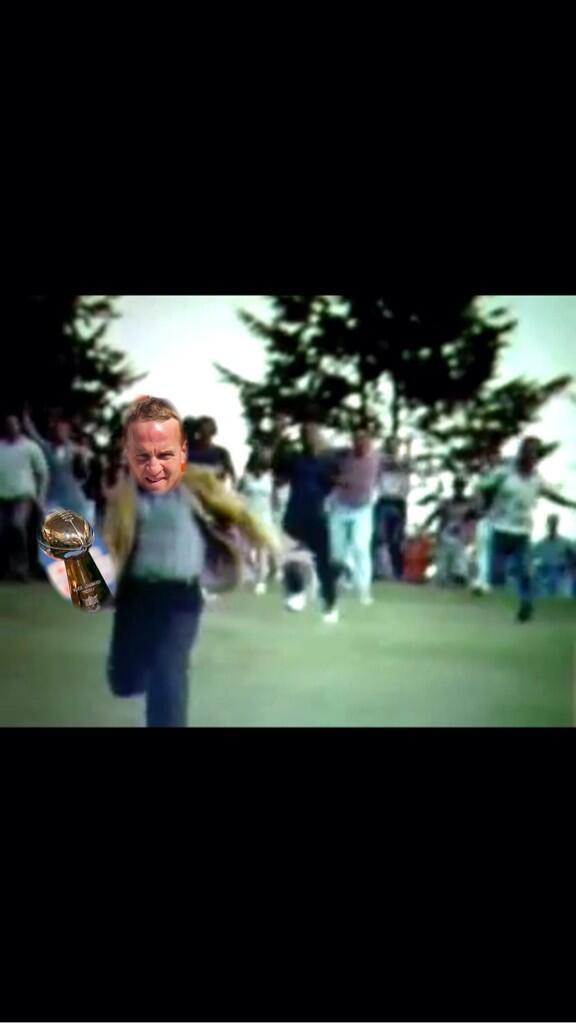 ShooterMcGavin's tweet photo. Peyton Manning after the game last night http://t.co/WnSeqzSNwH