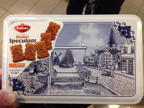 Robleesberg's tweet photo. On my way to The USA.  Going to deliver project kick-off cookies to new Runbook Smart Close customer. http://t.co/rFOC93MnhF
