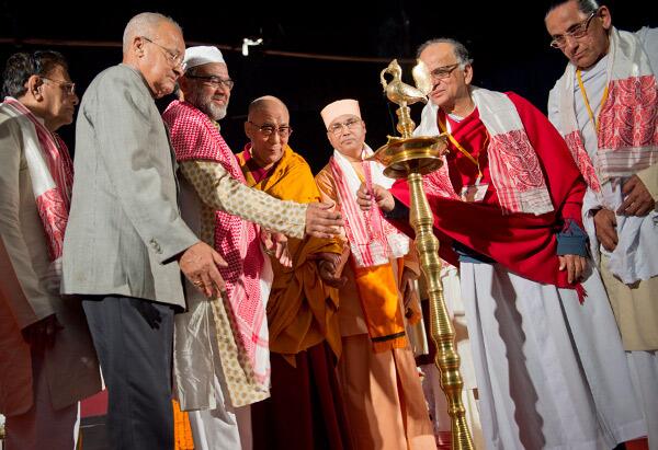 #dalailama, #tibet - Dalai Lama Joins Interfaith Conclave on Peace and Religious Harmony  thepanchenlamacontroversy.com/?p=685