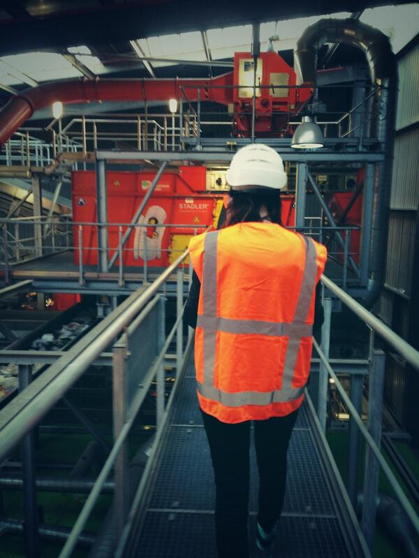 Arnhemmers's tweet image. Activiteit vandaag: voor @kunstlabarnhem op excursie naar afvalsorteerfabriek van Sita, partner bij  #deproeftuin