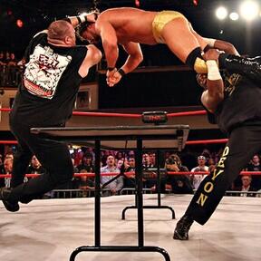 lxrick_'s tweet image. lmaoooo RT @___Fleezus: Feel like playing HennyPong...... #GetTheTable!!!!!