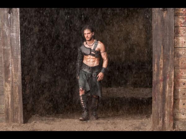 Dayum Kit your abs so defined #YouDoKnowSomeThings