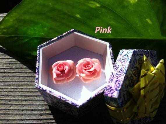 Order your @CedarBends Rose Earrings today to have them delivered by Valentine's Day! https://t.co/Ft8gRMq7BJ<a class="tags" target="_blank" title="On Twitter" href="/?out=eyJ0eXAiOiJKV1QiLCJhbGciOiJIUzUxMiJ9.eyJpYXQiOjE3MjE4OTQ1NTcsImlzcyI6InR3cG9ybnN0YXJzLmNvbSIsIm5iZiI6MTcyMTg5NDU1NywiZXhwIjoxNzUzNDMwNTU3LCJyZWRpcmVjdF91cmwiOiJodHRwczovL3R3aXR0ZXIuY29tL0NlZGFyQmVuZHMifQ.zmw_N6lQuxLymNhDE6LnL2GU5w558X1XIPXXYbjncjroM4UwIZqKm9SmAPwOxQOYTwZg_Dx8dUY7iBuHHYQh9g">@CedarBends</a><a href="/tag/truth"class="tags"><span>#truth</span></a>