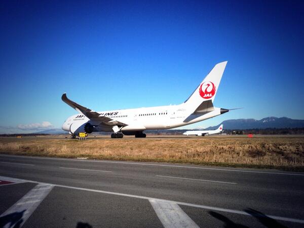 yvrairport's tweet image. The Dreamliner has arrived! We are very excited to welcome this revolutionary aircraft to YVR: