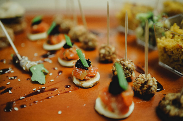LeBuckTraiteur's tweet photo. Pour la Saint-Valentin, on a concocté un véritable fantasme gastronomique. Vidéo et menu ici: http://t.co/FpEPckfZgt http://t.co/O4n4RYqQaW