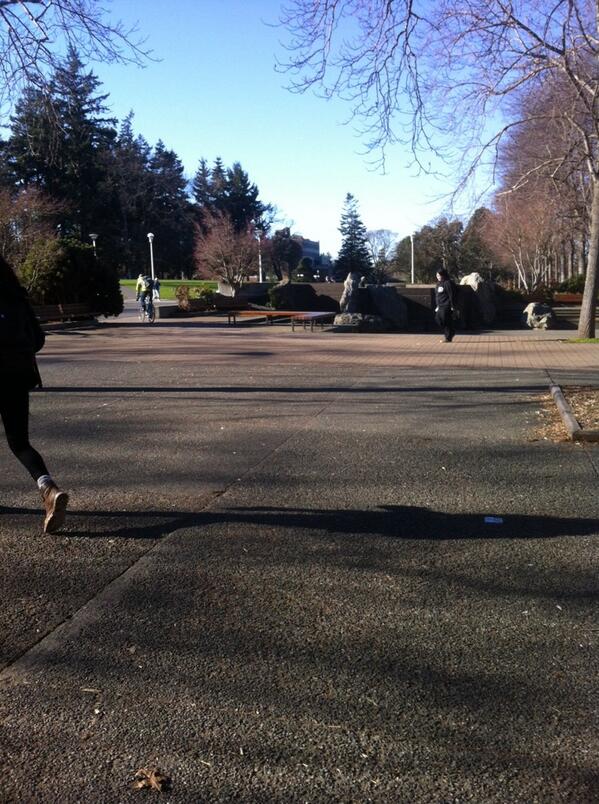 Ali_Heatherly's tweet photo. Another cold Monday… at least it’s sunny :) http://t.co/CIm4FyKUFq
