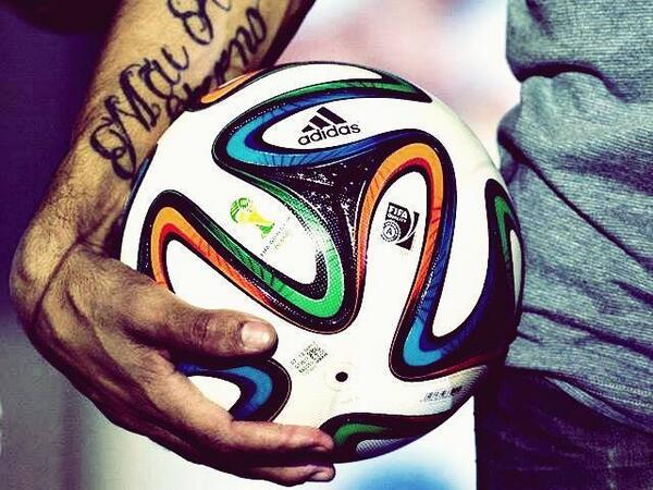 MotivacionesF's tweet photo. RT Si amas al fútbol... http://t.co/5J4pKzsPnH