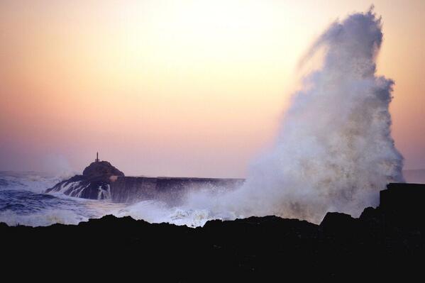 criisfdz's tweet photo. Temporal #sanvicentedelabarquera #cantabria @latierruca @cant_infinita @cantabriacall @CantabriaESP http://t.co/Z9NS7HtR5I