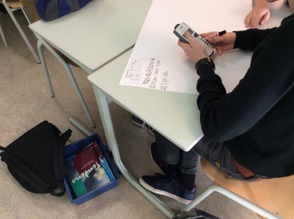 Geïnspireerd door <a href="/LiesbethBreek/">Liesbeth Breek</a> vandaag in de klas BTW-sommen in groepjes laten maken...1/2