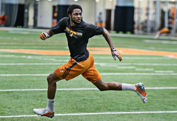 Vol_Photos's tweet photo. Early action from #Team118 today, here's @FreeKahNature - http://t.co/ZXBqKl2WXX