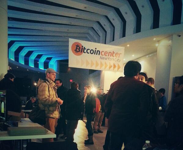 cryptosbitcoin's tweet image. The Bitcoin Center NYC satoshi square meet at 40 broad street!