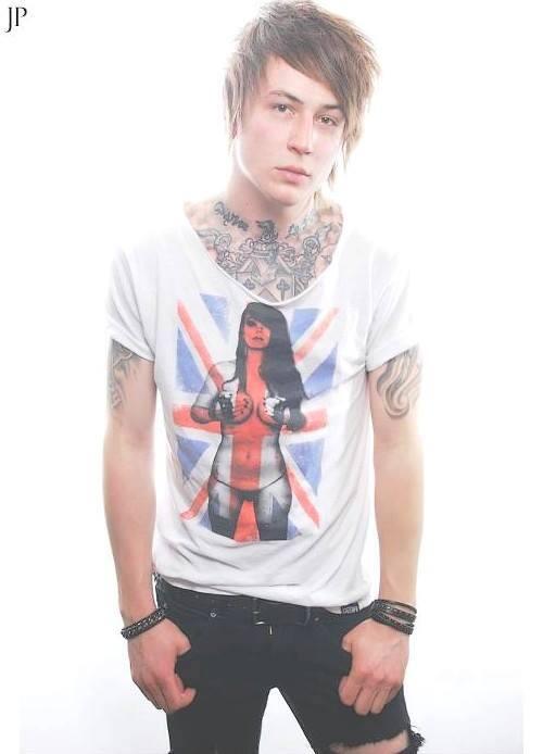 BryanStars's tweet photo. RT if you find this man attractive http://t.co/BqNirwK7aZ