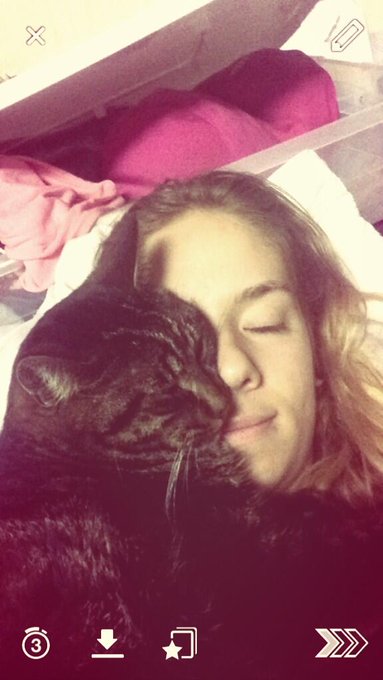 I guess I'm a pillow http://t.co/m96QlgA8Yv<a href="/tag/meaty"class="tags"><span>#meaty</span></a>