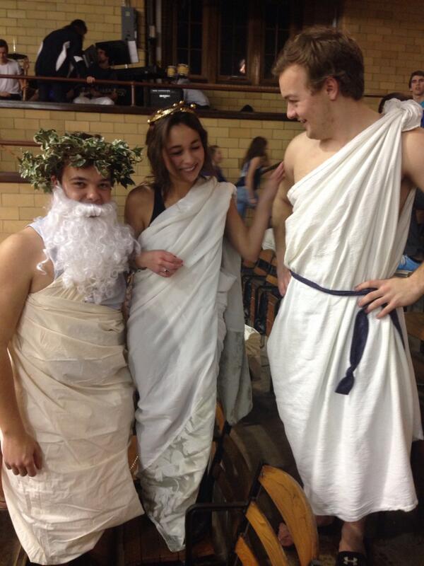 PHSLeadership's tweet image. #BringYourOwnToga game starts in 30mins!