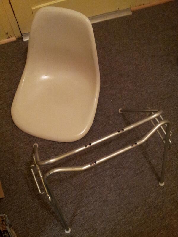 SarahMc713's tweet photo. "@natesall: Dumpster diving for classic #hermanmiller #success http://t.co/gX7dFppYAY" awesome boyfriend find!!