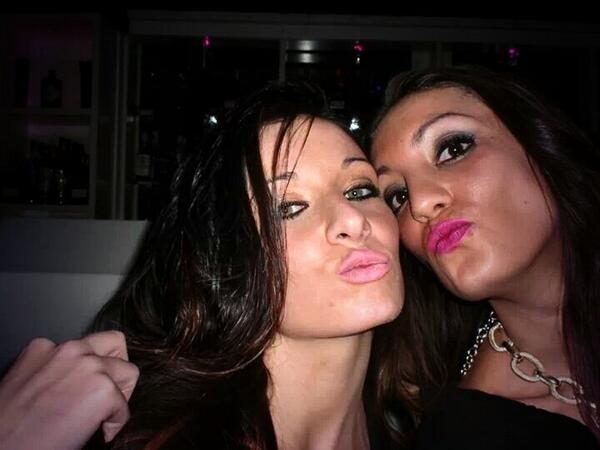 AndreaJimenezM2's tweet photo. Buuenas noches y Feelicidades @MariCosRom en un ratito somos Libres!!! A disfruuutar :) http://t.co/BlKNzA7GxH