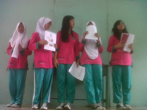 FamilyClass_'s tweet photo. Ini tadi waktu presentasi http://t.co/LeJv6DZIZL