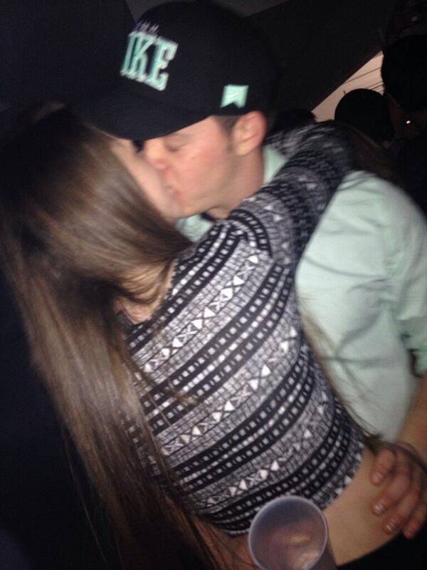 stoco_makeouts's tweet photo. gotttt heeeem http://t.co/R2hoou1eBU