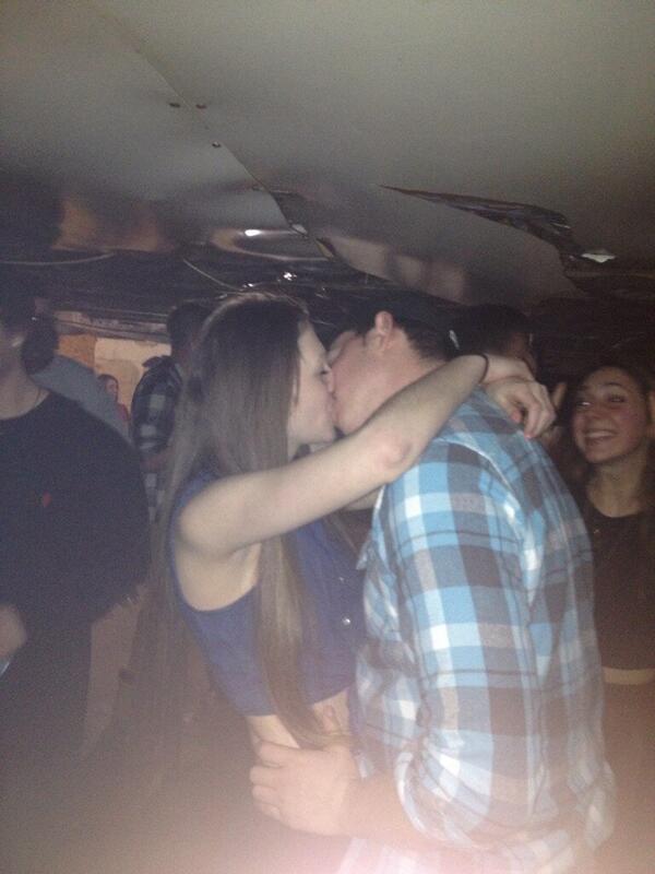 stoco_makeouts's tweet photo. girl in the back's lovin the show... http://t.co/iWftTh3PxD