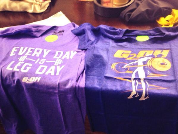 shellywamps's tweet image. New shirts and pants from @g2ohtweets . The pants are #amazeballs #CrossFit #snatchpull