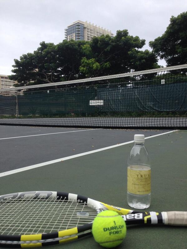 hiro1237's tweet photo. Tennis in Hawaii http://t.co/cKfKuJkwkW