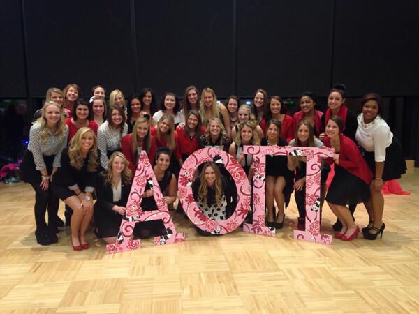 AOII_SRU's tweet photo. Meet the Greeks was such a success! We are all so pleased to have met so many wonderful girls. #alphalove 🐼 http://t.co/odayElTtxi