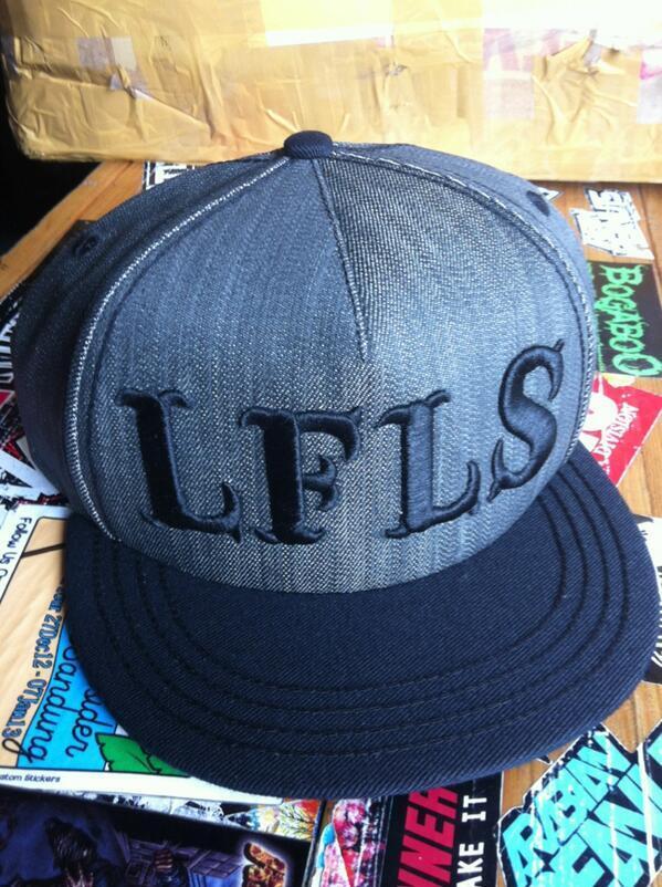 grab it fast --> "@billyadin__ Ready "LFLS"snapback by OUTCAP. Only 65k + CD. More info dan pemesanan mention aja.