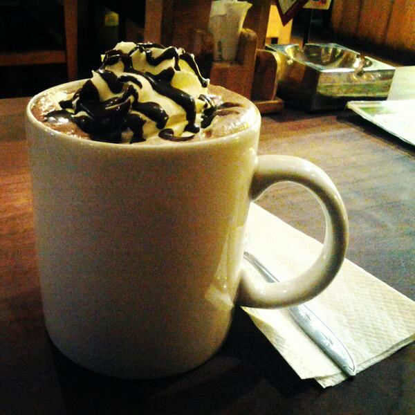 RT <a href="/dixiejogja/">Dixie Yogyakarta</a>: bulannya kecintaan niy.. traktir donk pacarnya ini... ITALIAN CHOCOLATE nya <a href="/WKSruput/">Warung Kopi Sruput</a> ..