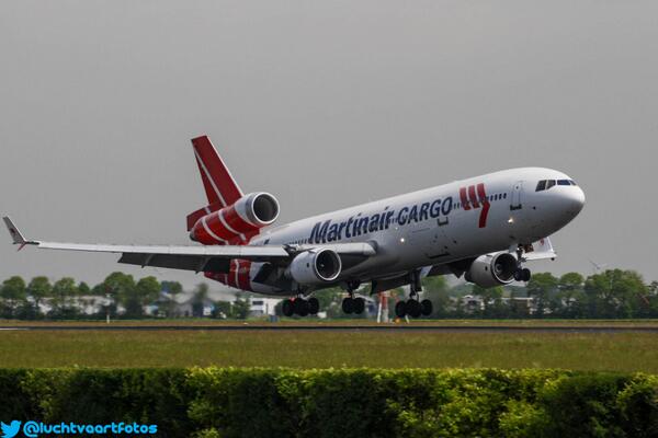 luchtvaartfotos's tweet photo. Martinair MD11 touchdown... #avgeek #planespotter hmm 2nd touchdown?? or is it touchdown tuesday?? http://t.co/wsXljJyzBH