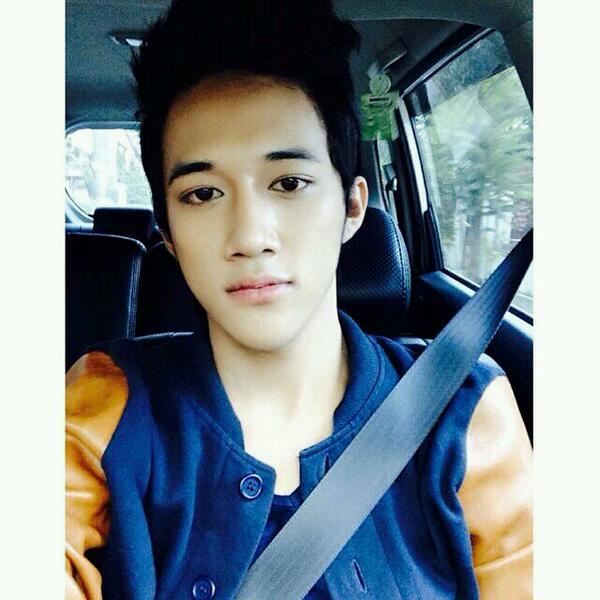 DMPLoveFD's tweet photo. Hey kamu, iya kamu @dickymprasetyo Selamat siang.  Makin kesini semakin dewasa yah stylenya. Model bngt inimah. ♥ http://t.co/0M7gTsgoNh