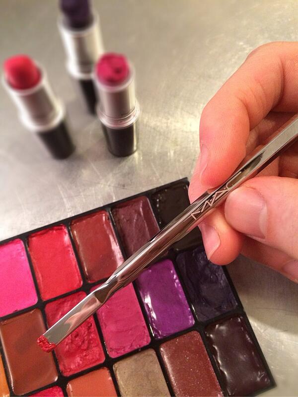 MAC_Regan_R's tweet image. #MACtip I love customizing my Pro Palette with MAC Lipsticks that inspire me! Use the @MACCosmetics Spatula! #NYFW
