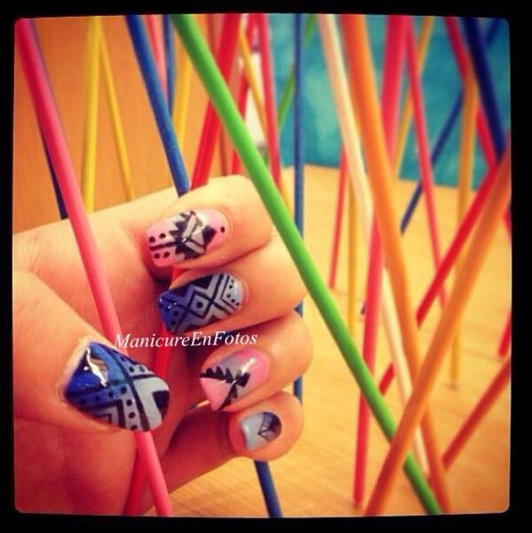 ManicureEnFotos's tweet photo. Lindos tribales http://t.co/1L0y70Uau5