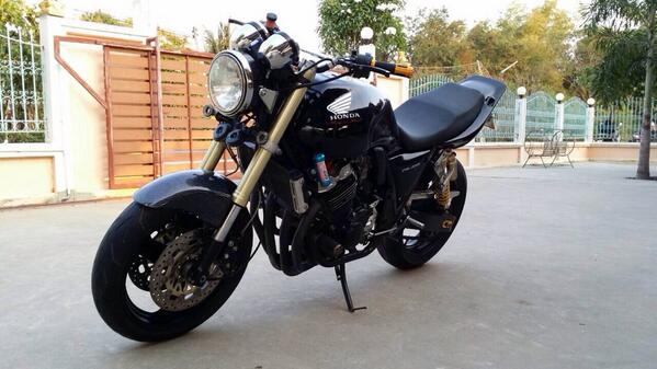 fay_arpaporn's tweet photo. ขาย cb400 v.s ปี98 มีทะเบียน สนใจติดต่อ 0890313454 http://t.co/5S8ekNNc6j