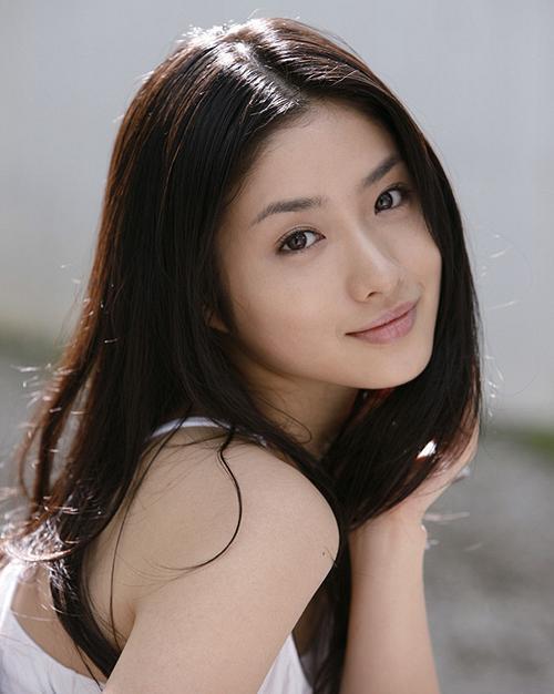 Satomi_pic's tweet photo. 石原さとみ、好きな人はＲＴ＆フォローhttps://t.co/RipG9oXV3a
