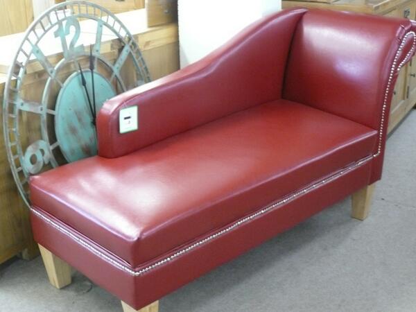 Oak4Less's tweet image. If you're looking for a red room, we've just the thing...