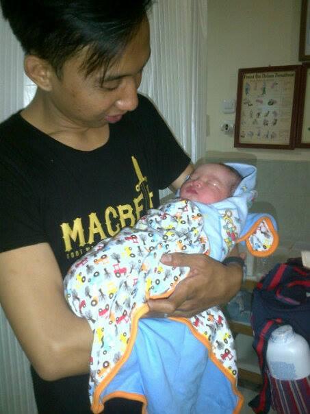 digendong papah <a href="/mochamad_iwam/">PowerRanger</a>  :*