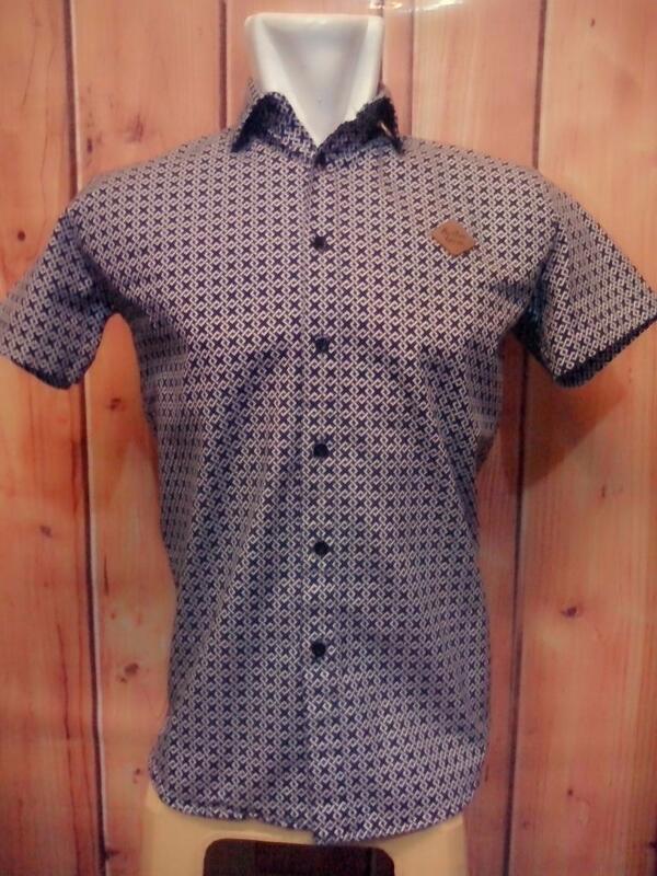 SaturdayCorner's tweet photo. Ready stock size L http://t.co/lMBsirTrw9