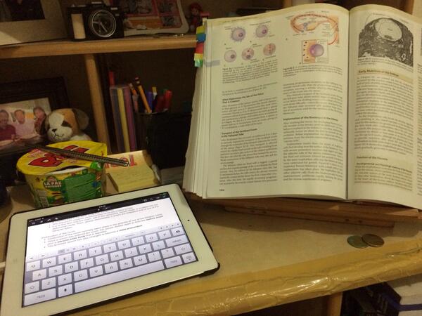 mon2chua's tweet image. This brings back memories when i was in nursing and on night shift.. #supremeluckyme #lapazbatchoy ☺️