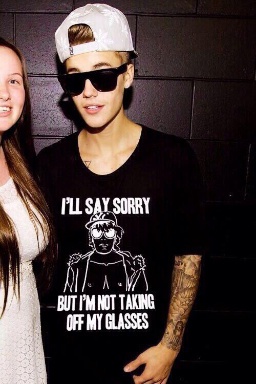 jbgdrs's tweet photo. i'll say sorry, but i'm not taking off my glasses http://t.co/x3AlSLW8vy