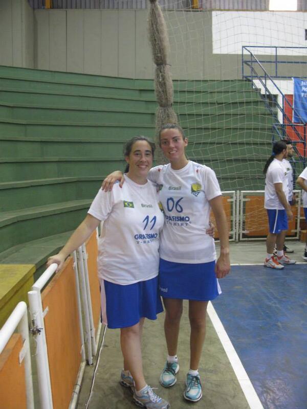 Sandra y "Majo", las representantes argentinas del primer Panamericano de Korfball en Brasil.