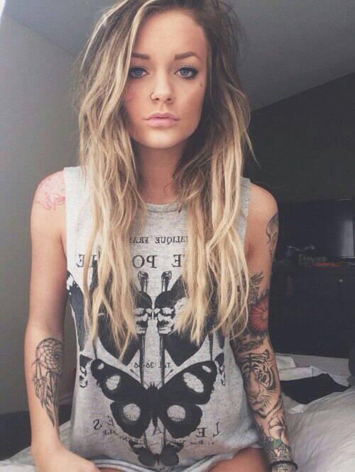 ChiveBabes's tweet photo. #Chivette #girlswithtattoos #UpForWhatever http://t.co/6PMC5PuGMq
