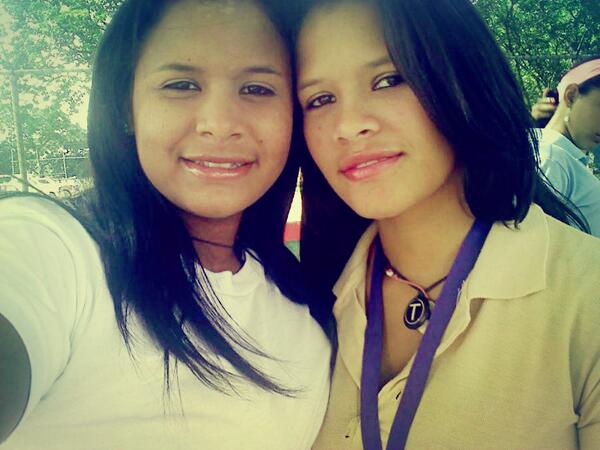 SimpliV's tweet image. hermana :*