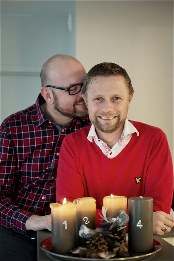 Homotoimisto's tweet photo. Norjan terveysministeri Bent Høie aikoo osallistua #Sotshi'in miehensä Dag Terje Solvangin kanssa. Kuva: VG #hlbti http://t.co/S0Wek7DgYq